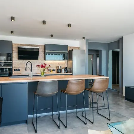 Appartement Jimmys - Direkt Am Meer, Tollem Blick Und Beheiztem Pool