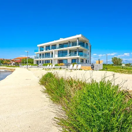 Jimmys - Direkt Am Meer, Tollem Blick Und Beheiztem Pool Appartement Privlaka (Zadar)