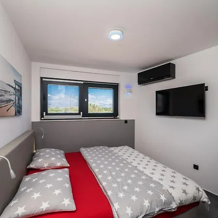 Jimmys - Direkt Am Meer, Tollem Blick Und Beheiztem Pool Appartement Privlaka (Zadar)