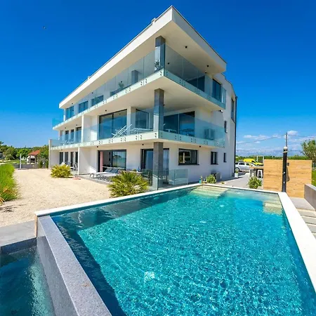 Jimmys - Direkt Am Meer, Tollem Blick Und Beheiztem Pool Appartement Privlaka (Zadar)