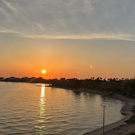 Jimmys - Direkt Am Meer, Tollem Blick Und Beheiztem Pool Lägenhet *