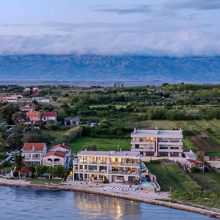 Jimmys - Direkt Am Meer, Tollem Blick Und Beheiztem Pool Privlaka (Zadar)