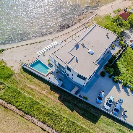 Jimmys - Direkt Am Meer, Tollem Blick Und Beheiztem Pool Appartement Privlaka (Zadar)