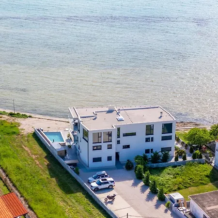 Apartmán Jimmys - Direkt Am Meer, Tollem Blick Und Beheiztem Pool Privlaka (Zadar)
