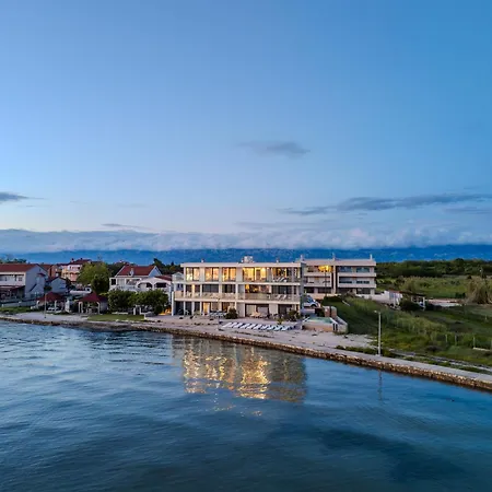 Appartement Jimmys - Direkt Am Meer, Tollem Blick Und Beheiztem Pool *