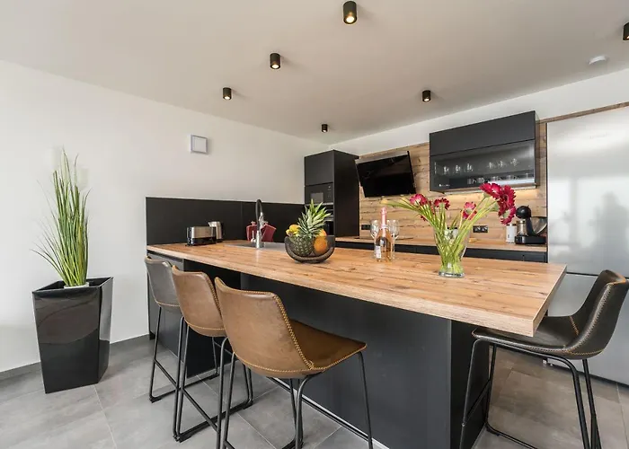 Apartmán Jimmys - Direkt Am Meer, Tollem Blick Und Beheiztem Pool *