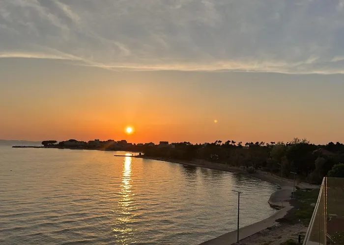 Jimmys - Direkt Am Meer, Tollem Blick Und Beheiztem Pool Apartmán *