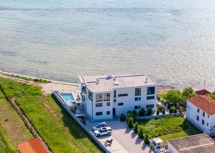 Apartmán Jimmys - Direkt Am Meer, Tollem Blick Und Beheiztem Pool Privlaka (Zadar)
