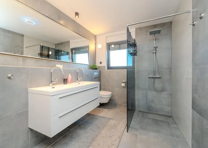 Jimmys - Direkt Am Meer, Tollem Blick Und Beheiztem Pool Apartmán *