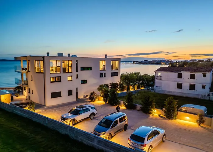 Jimmys - Direkt Am Meer, Tollem Blick Und Beheiztem Pool Apartmán