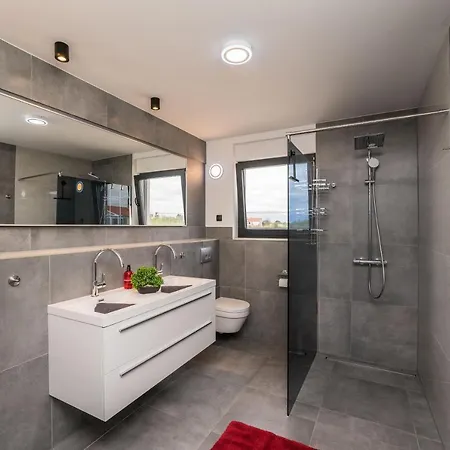 Jimmys - Direkt Am Meer, Tollem Blick Und Beheiztem Pool