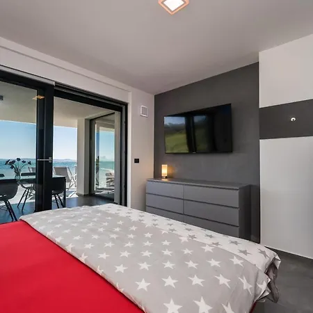 Apartment Jimmys Privlaka - Direkt Am Meer, Tollem Blick Und Beheiztem Pool *