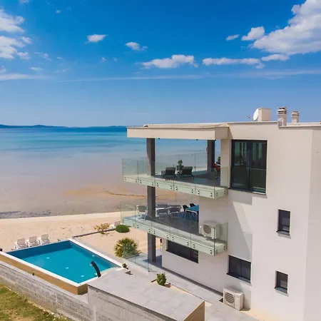 Jimmys - Direkt Am Meer, Tollem Blick Und Beheiztem Pool Apartment Privlaka (Zadar)