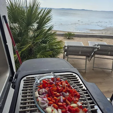Jimmys Privlaka - Direkt Am Meer, Tollem Blick Und Beheiztem Pool Apartment