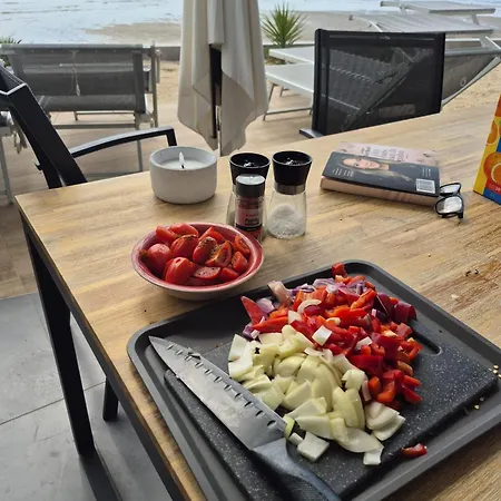 Jimmys - Direkt Am Meer, Tollem Blick Und Beheiztem Pool דירה *