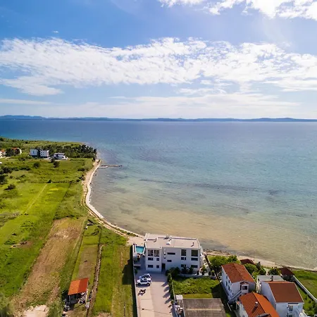 Jimmys Privlaka - Direkt Am Meer, Tollem Blick Und Beheiztem Pool Apartment
