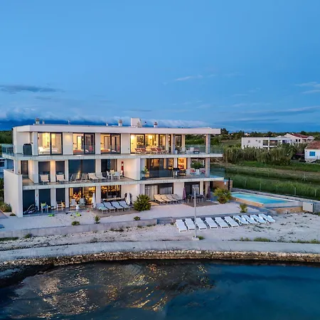 Jimmys - Direkt Am Meer, Tollem Blick Und Beheiztem Pool