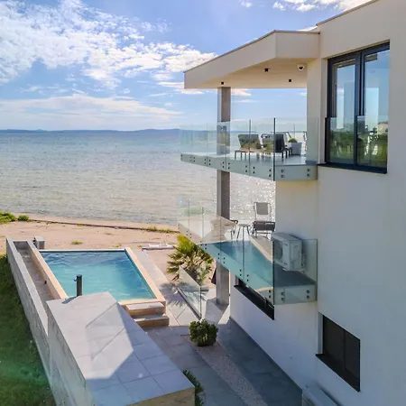 Jimmys Privlaka - Direkt Am Meer, Tollem Blick Und Beheiztem Pool Apartment *