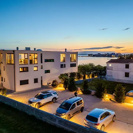 Jimmys Privlaka - Direkt Am Meer, Tollem Blick Und Beheiztem Pool Apartment