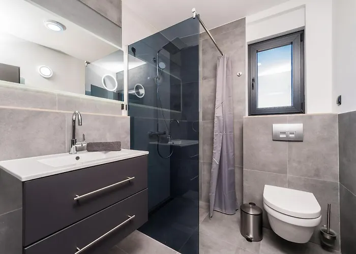 Jimmys - Direkt Am Meer, Tollem Blick Und Beheiztem Pool *